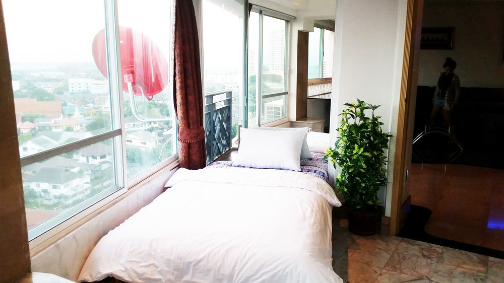 Penthouse Galare Thong Tower Apartamento Chiang Mai Exterior foto